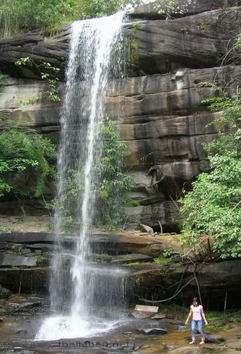 Wasserfall mit Yai