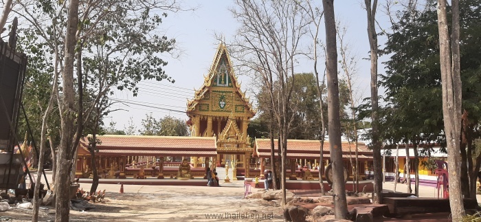 goldenes tempelgebäude