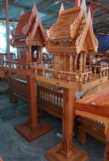 Geisterhaus aus Holz