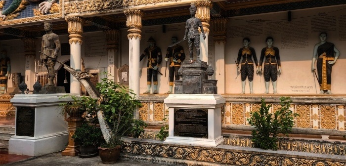 leibwächter im Museum an der todesbrücke in thailand